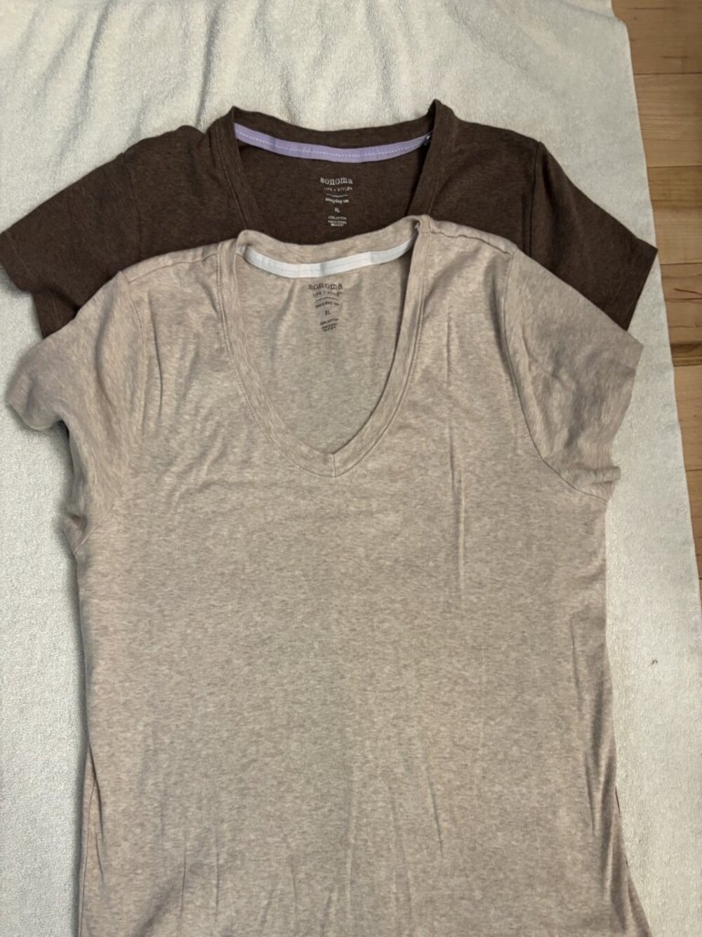 Set of 2 short sleeved, v-neck t-shirts (brown&beige)